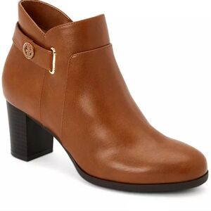 AS IS....DAMAGED💕Memory Foam GIANI BERNINI Booties💕